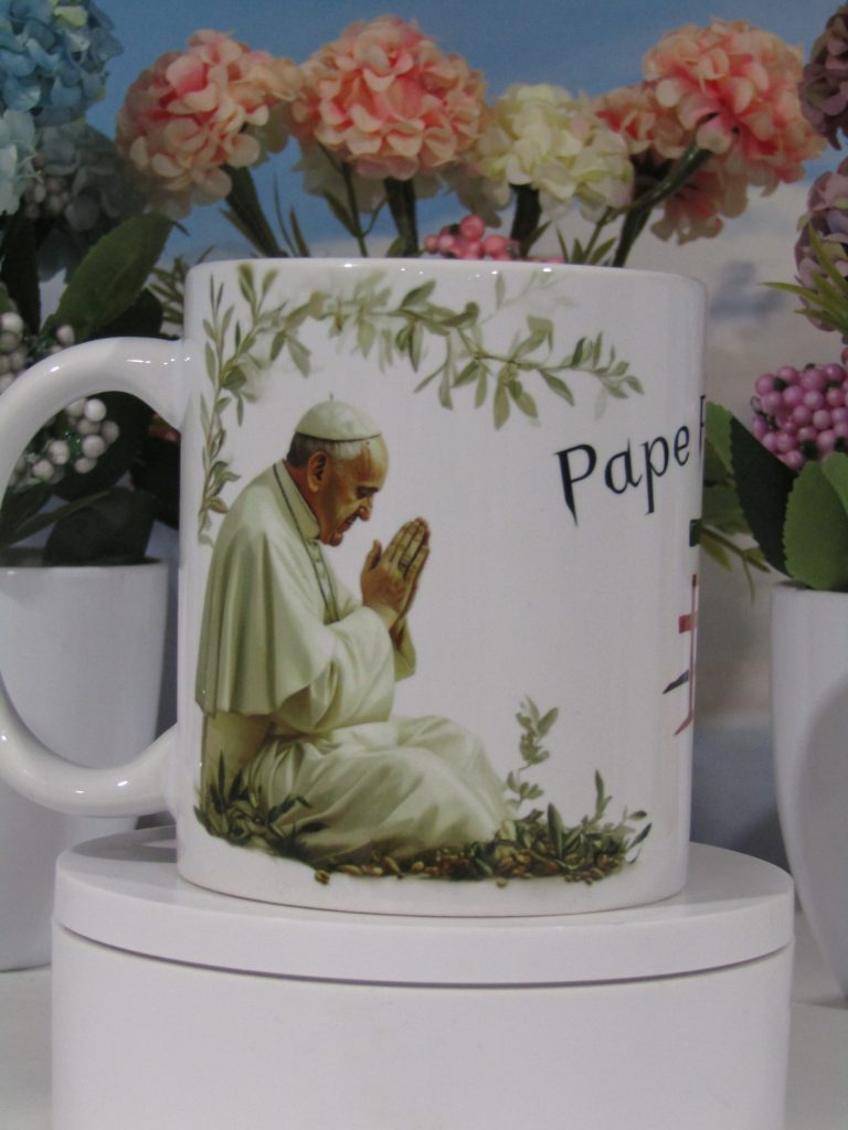 Mugs en mémoire du pape François PF_2025_04